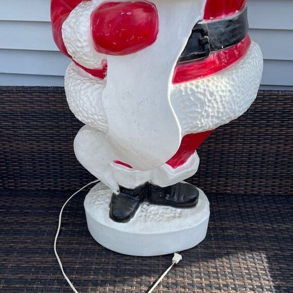 VINTAGE BLOW MOLD CHRISTMAS SANTA CLAUS LIGHTED PRODUCTS 44" IN TALL List - Picture 3 of 9